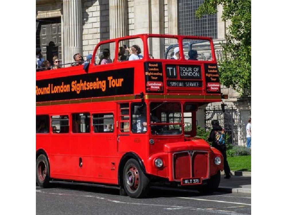 London: Guided Sightseeing Tour on a Vintage Open-Top Bus