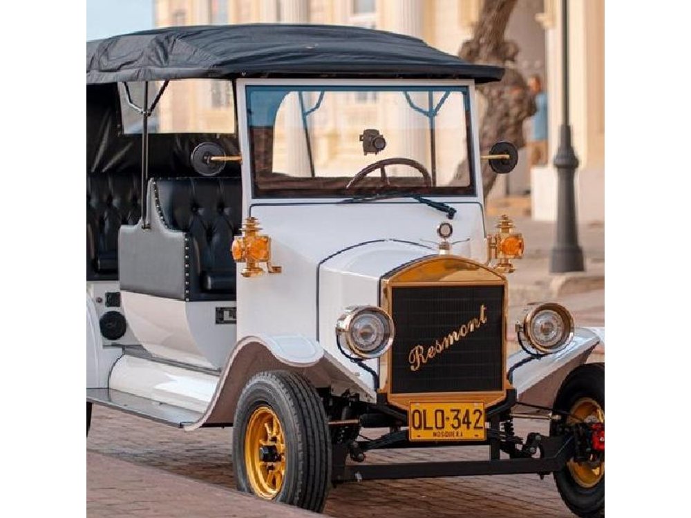 Cartagena: Private City Tour by Classic Electric Car