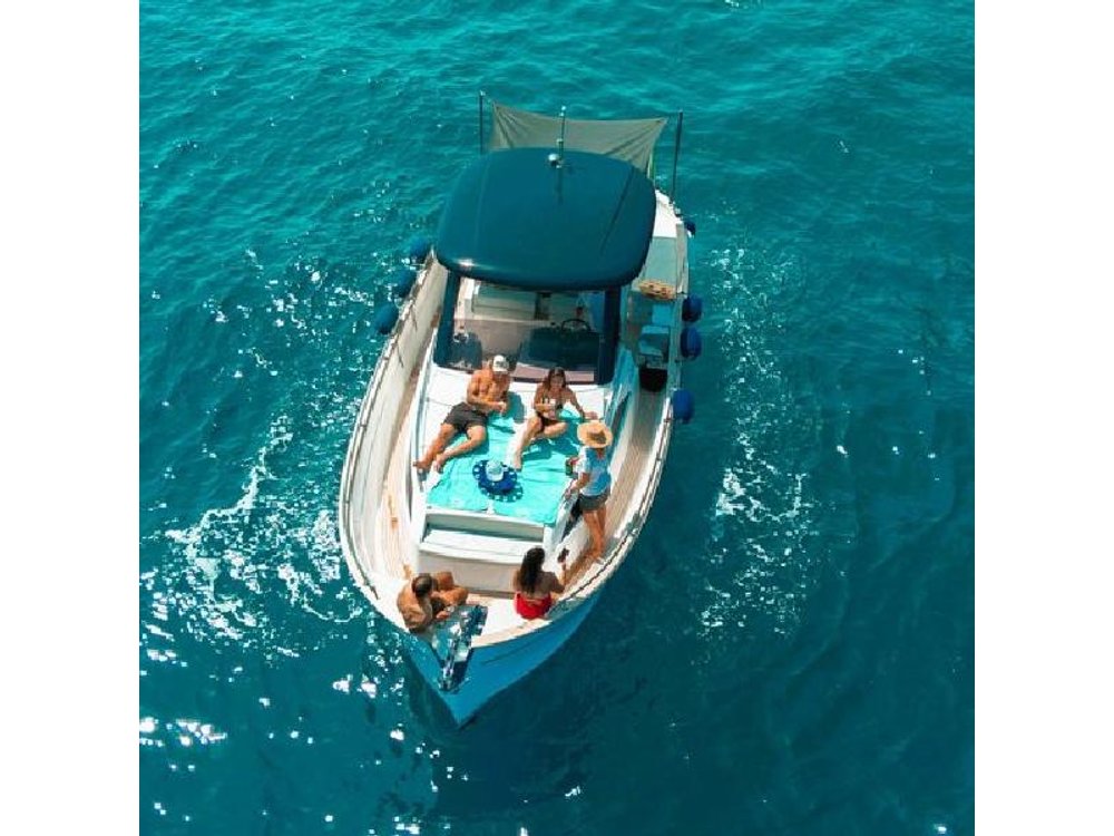 Positano & Amalfi Boat Tour from Sorrento: Swim & Light Lunch