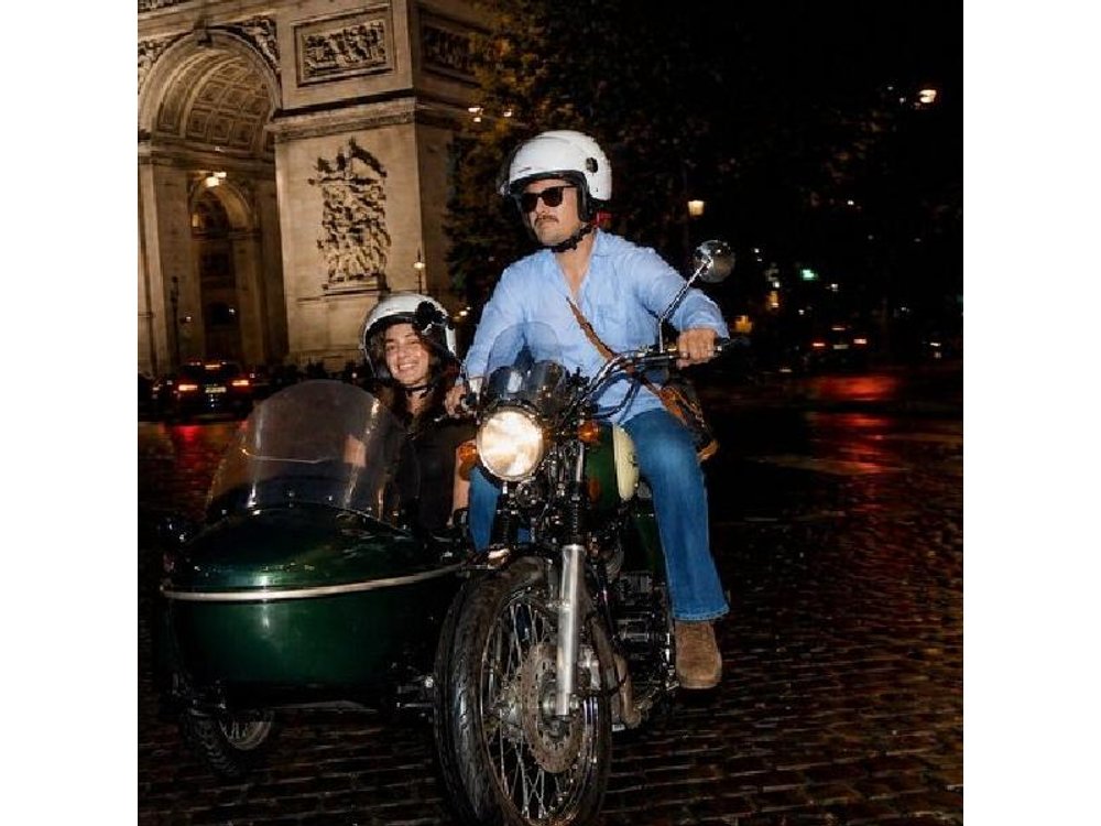 Private Nighttime Vintage Sidecar Tour with Champagne in Paris