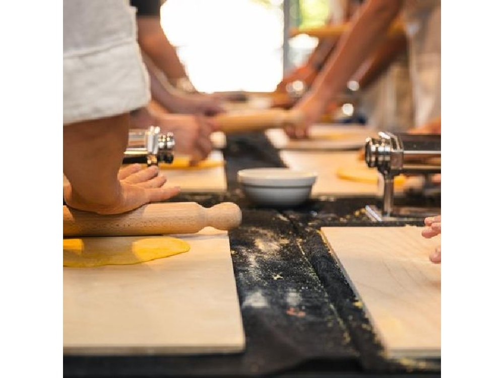 Rome Hands-On Pasta & Tiramisu Class near Vatican, Unlimited Wine