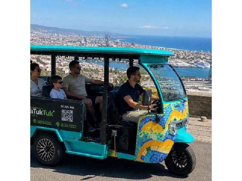 Barcelona Electric Tuk Tuk Private Tour with View