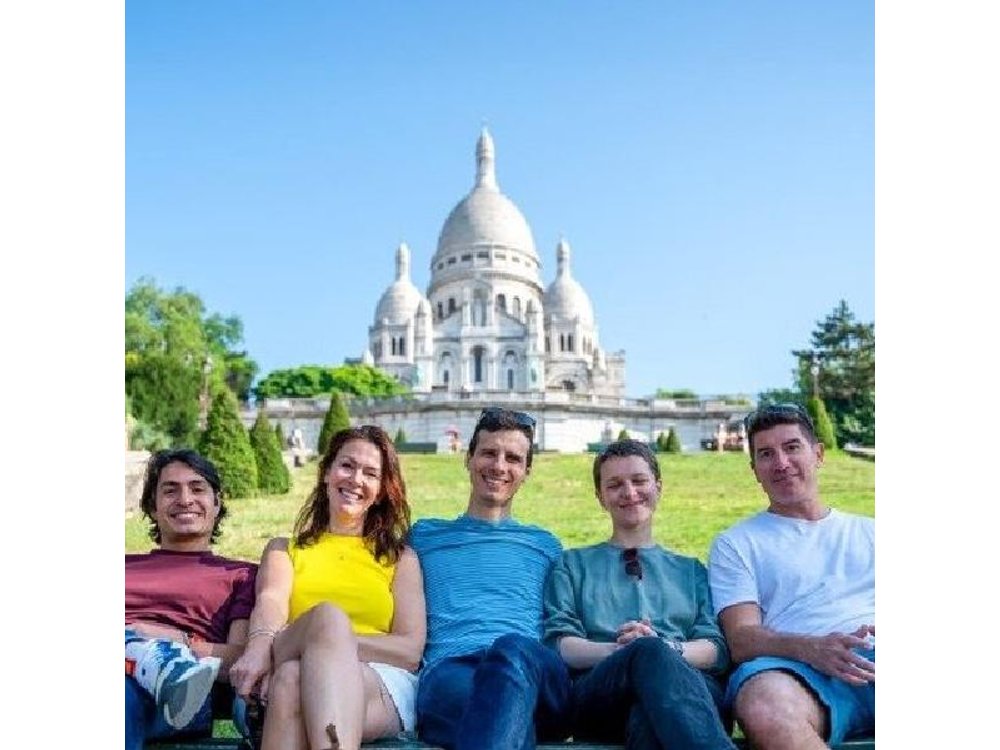 Semi-Private Paris: Louvre Tour + Guided Montmartre & City Walks