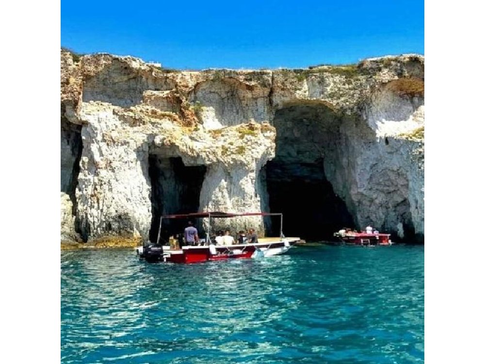 Syracuse Boat tour of the island of Ortigia and sea caves