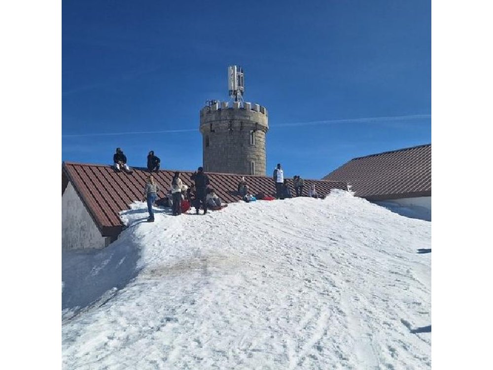 Private Serra da Estrela Gastronomy & Snow Tour from Porto