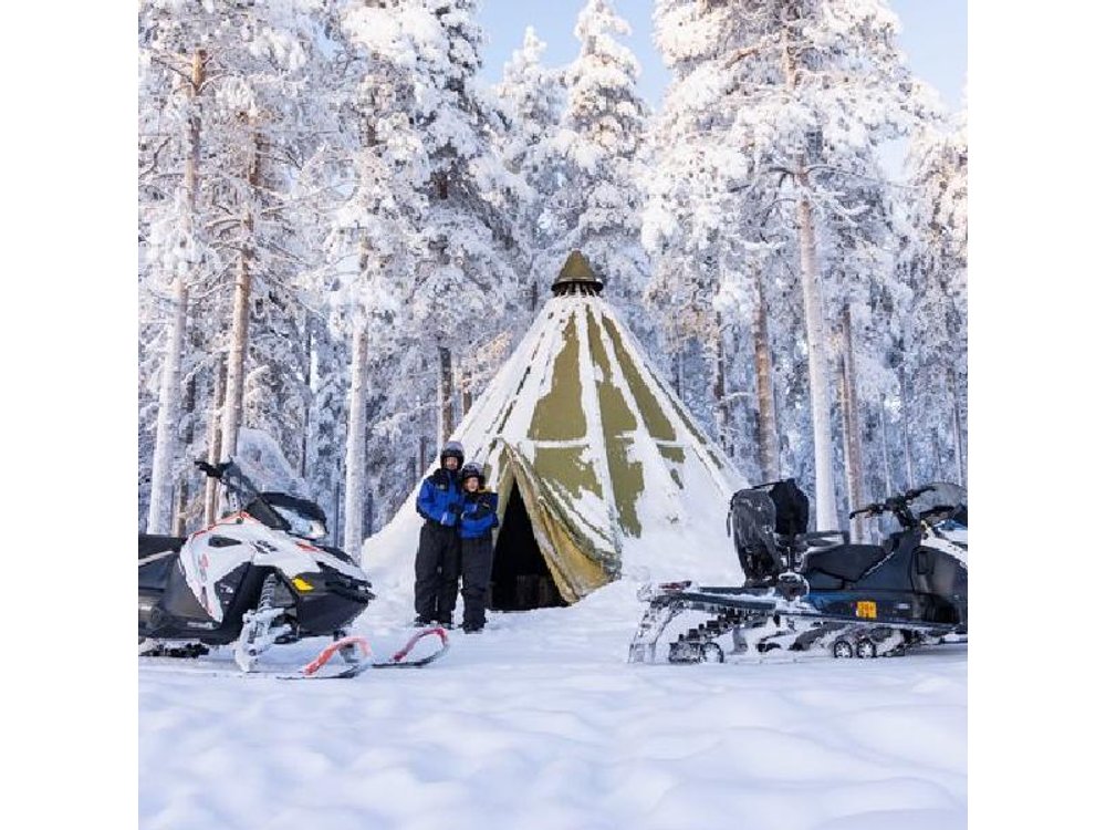 Snowmobile Safari in the Arctic Nature - Rovaniemi