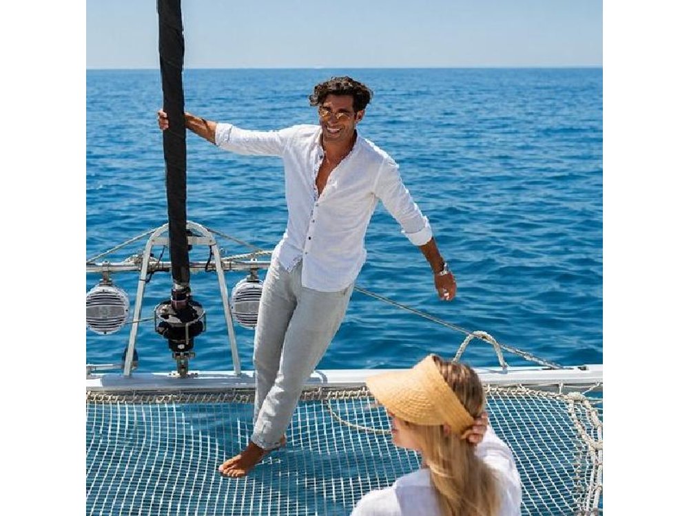 Athens Private Catamaran Cruise, Greek Cuisine & Hotel Transfers