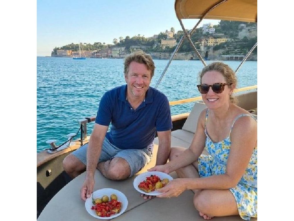 Naples Sunset Boat Tour with Chic Pic Nic Cruise & Prosecco