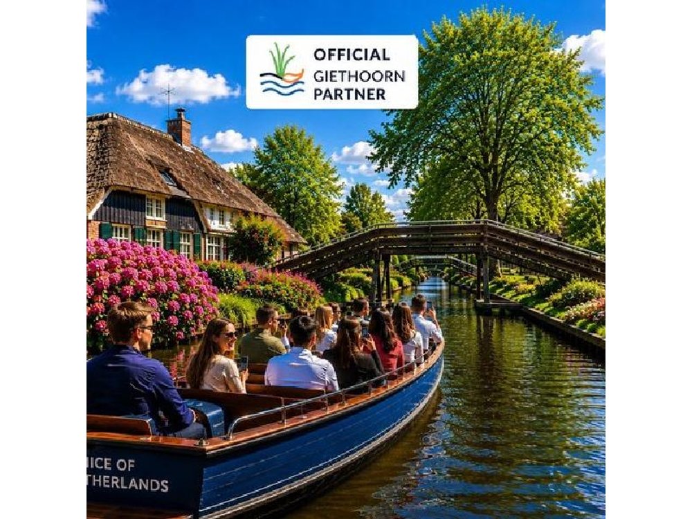 Amsterdam: Giethoorn Fairytale Village Tour & Local Canal Cruise