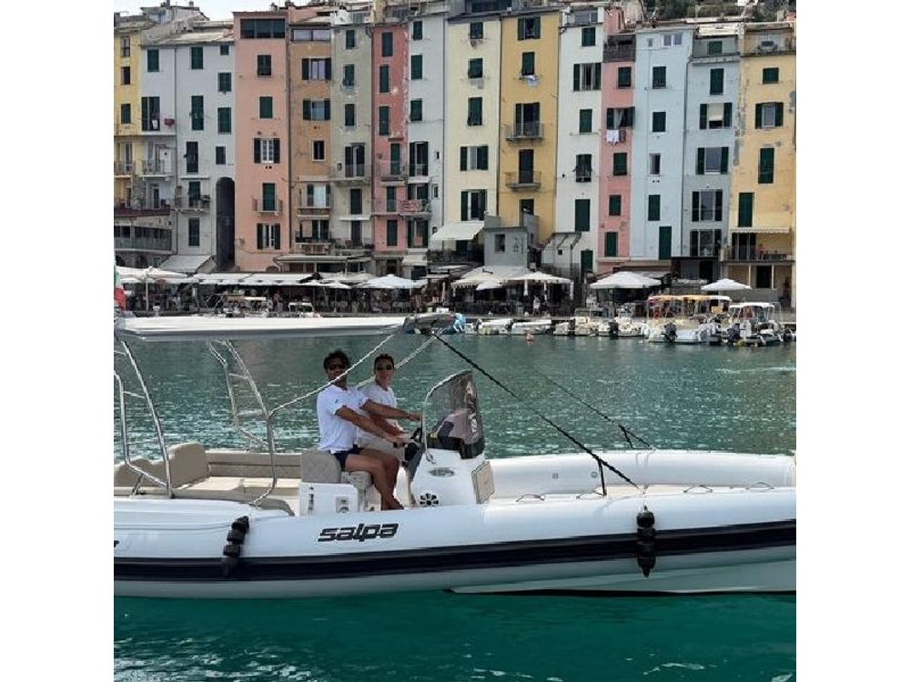 Private Boat Tour Cinque Terre and Gulf of Poets - Full day