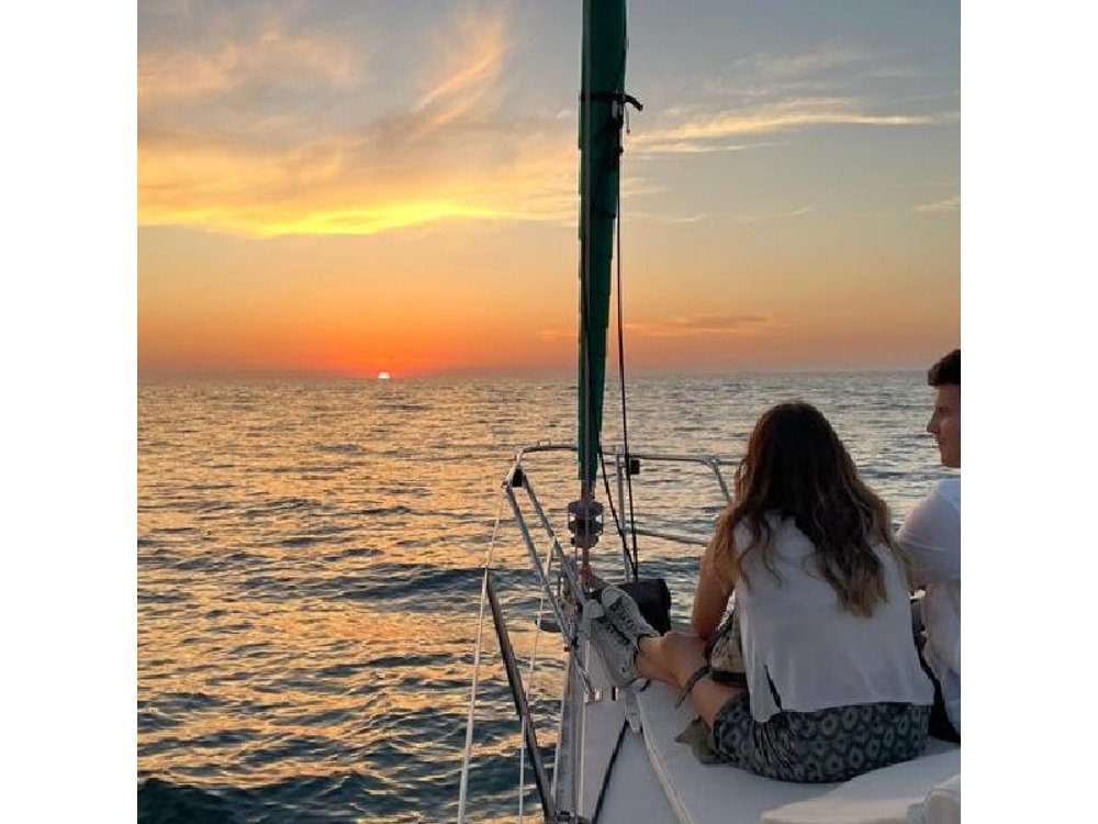 Porto : Exclusive and charming Sunset on sailing, all-inclusive.
