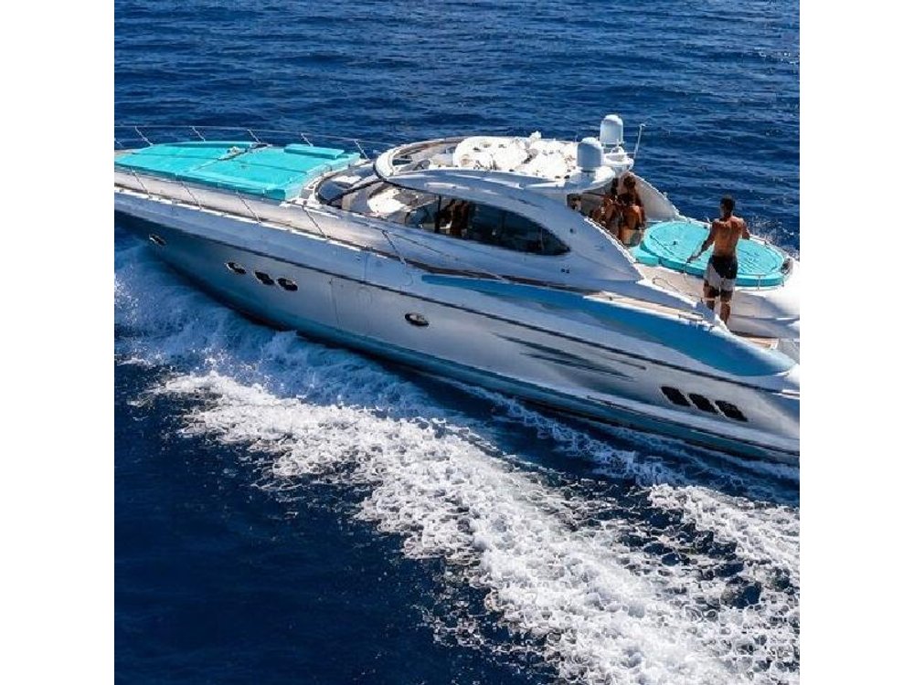 Miami Private Yacht Charter and 2 Jet Skis Included
