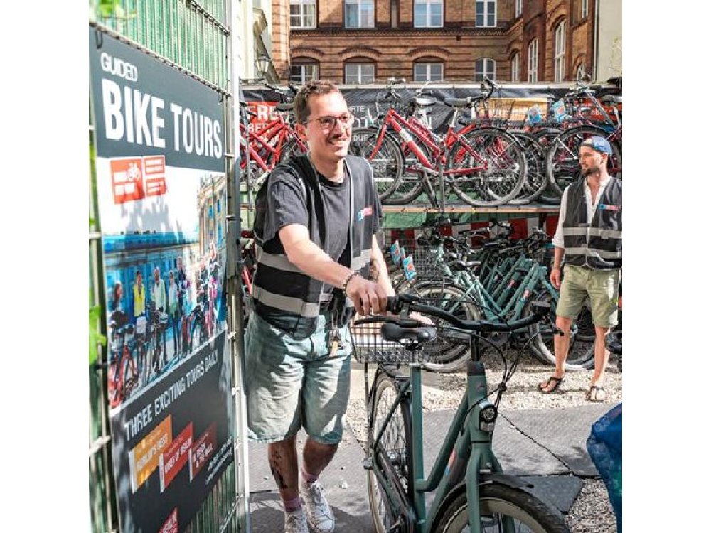 Self-Guided Bike Tour in Berlin with Local Route Tips