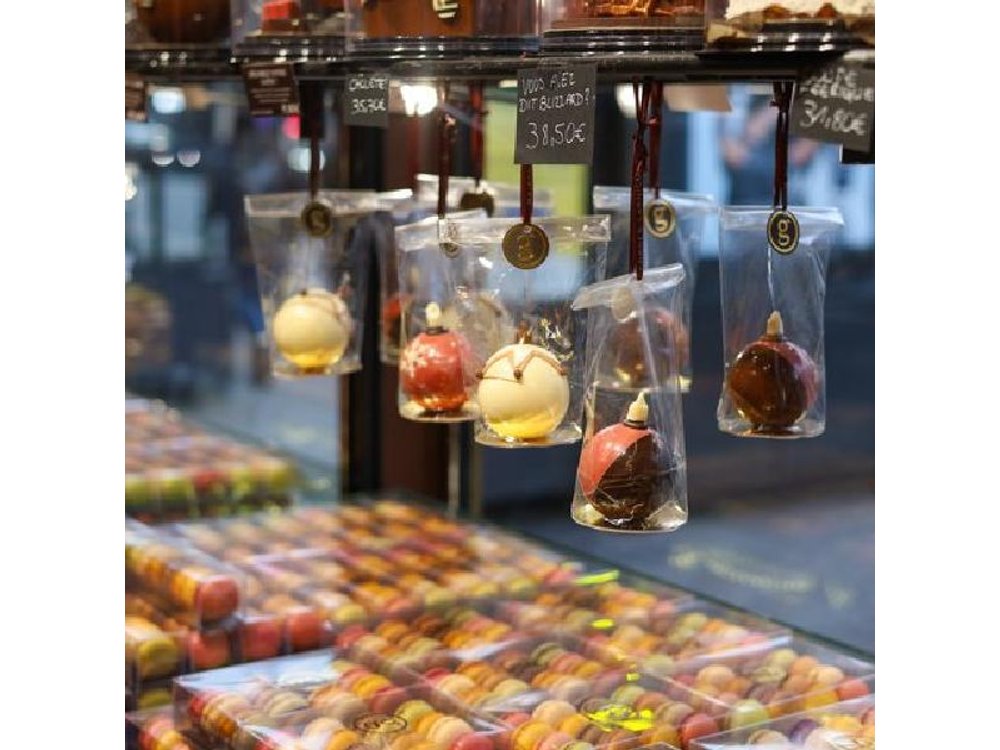 Paris Christmas Gourmet Food Small Group Walking Tour