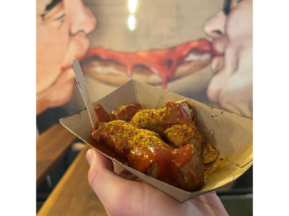 Berlin: Mitte District Food Tour with 7 Authentic Local Tastings