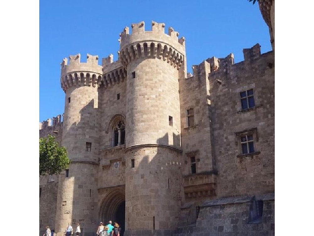 Rhodes Old Town Scavenger Hunt & Self-Guided Walking Tour