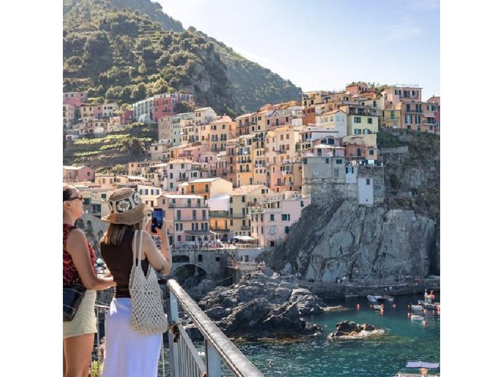 Small Group Best of Cinque Terre and Pisa from Florence
