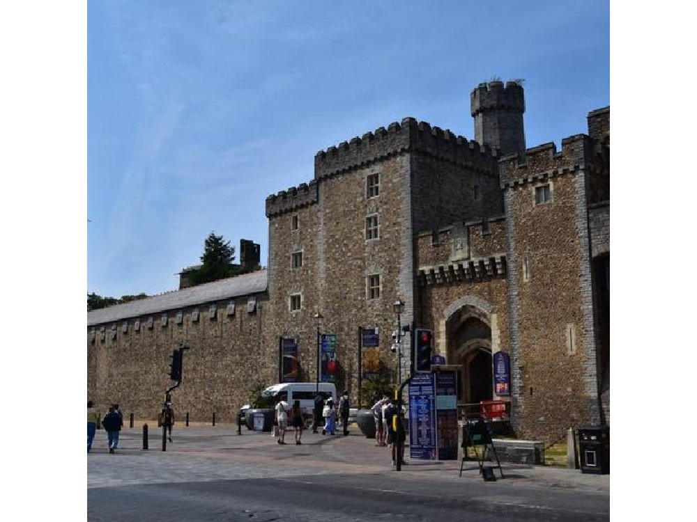 Cardiff Private Half-Day Walking Tour