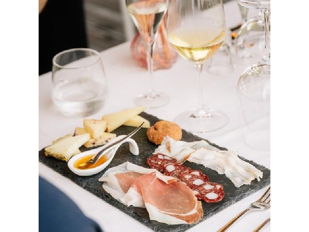 Guided Tour of Pompei, Lunch and Wine from Sorrento