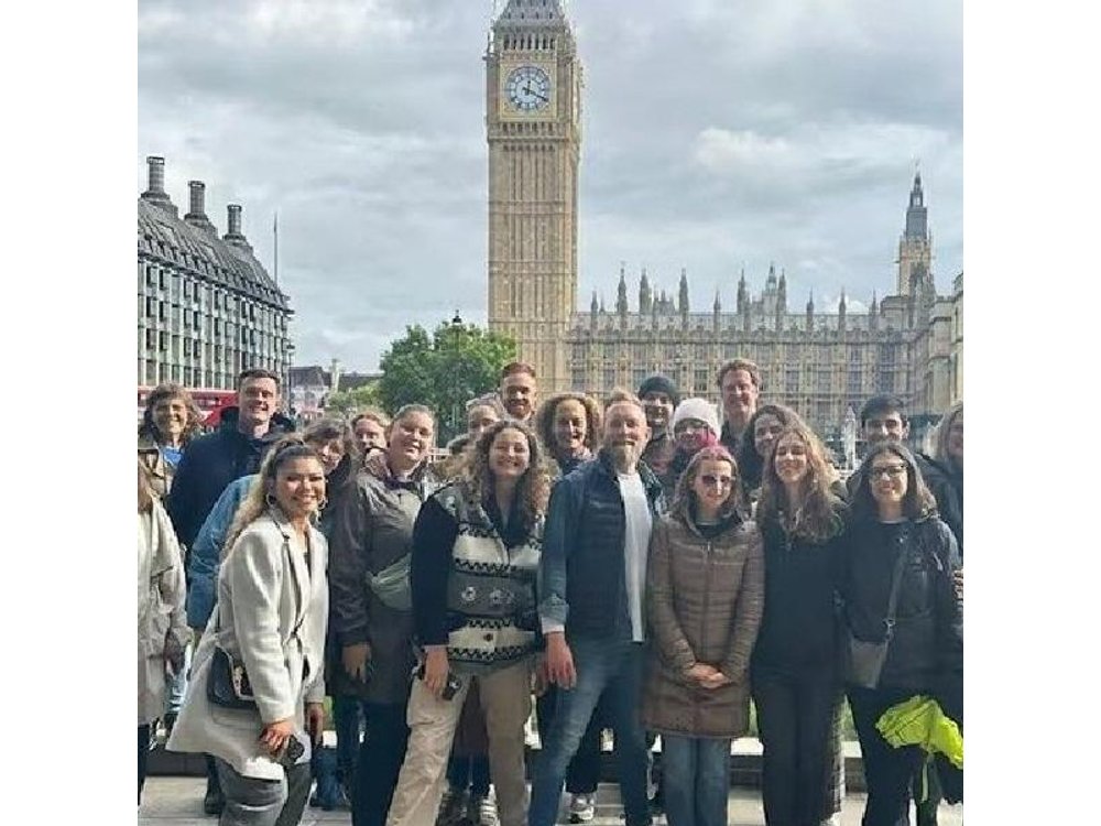 Private Essential London Walking Tour with a Londoner