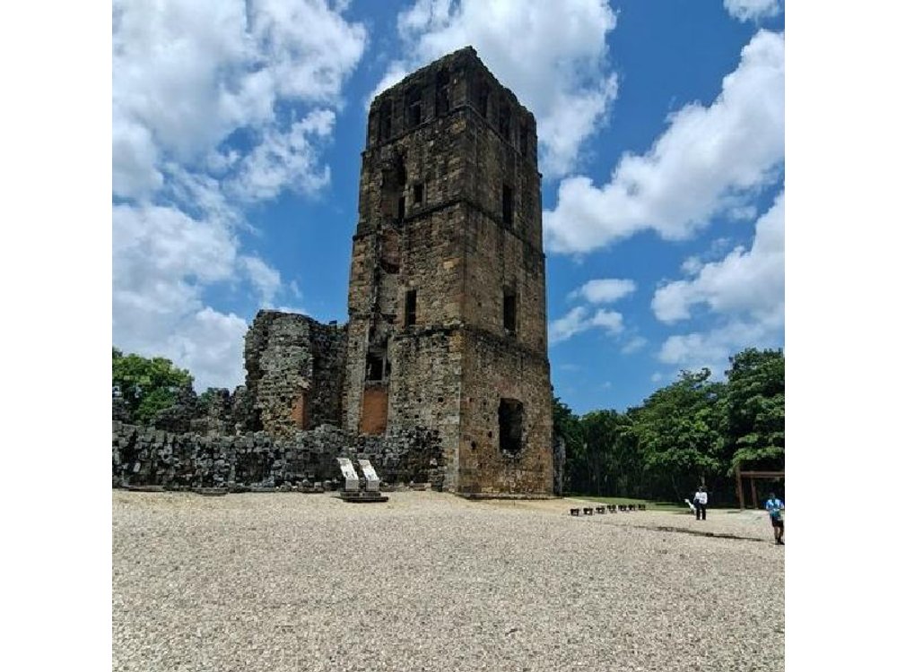 Authentic Panama City & Canal Private Tour Experience