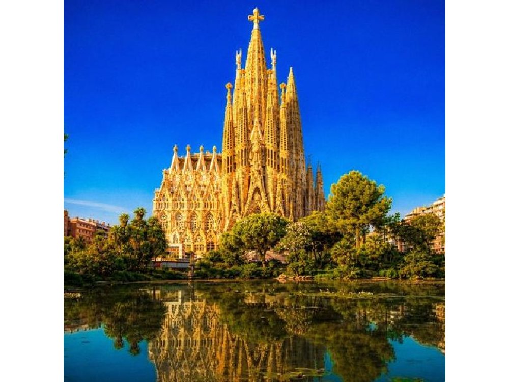 Barcelona: Sagrada Familia Priority Access & Guided Tour