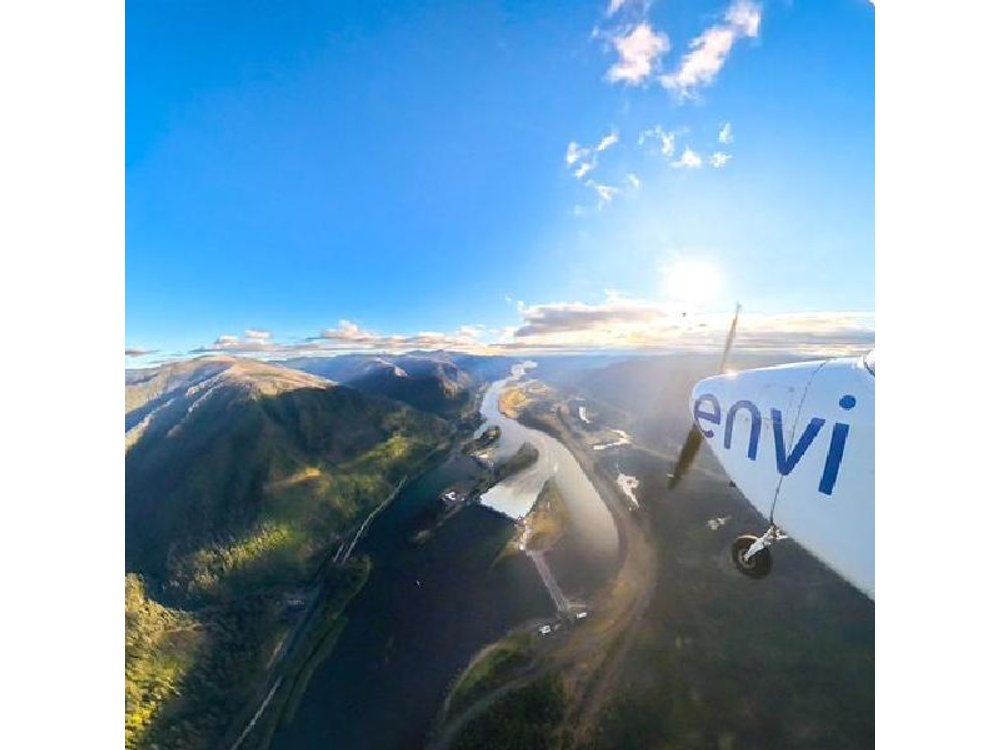 Multnomah Falls and Columbia River Gorge Tour by Envi Adventures