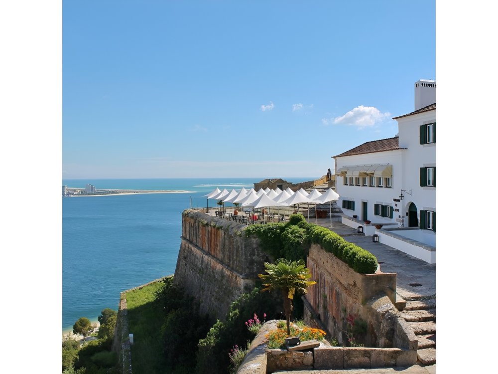 Historical and Natural Arrábida: Private Tour from Lisbon