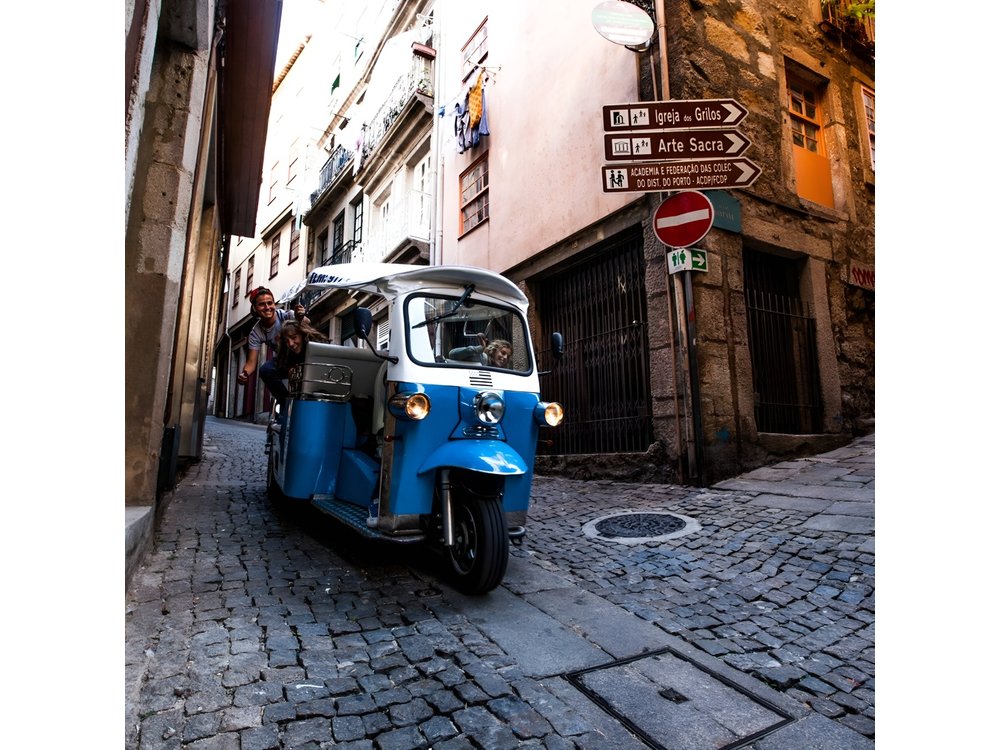 Porto Half-Day Private Tour with Tuk Tuk and Lello Bookstore