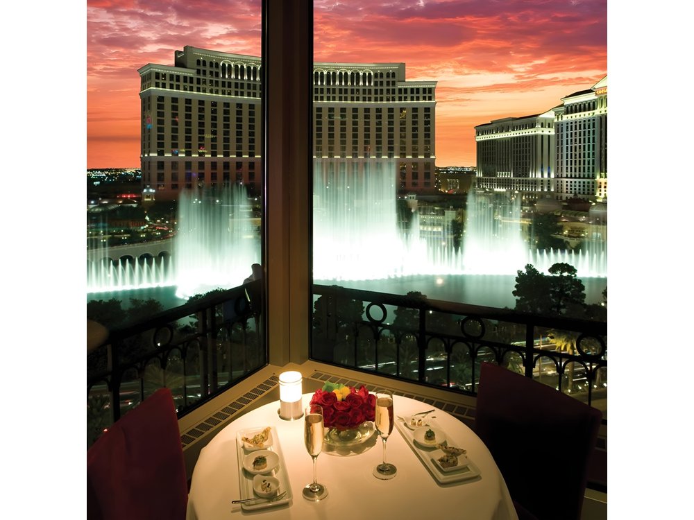 Helicopter Flight of the Las Vegas Strip with Eiffel Tower Dinner