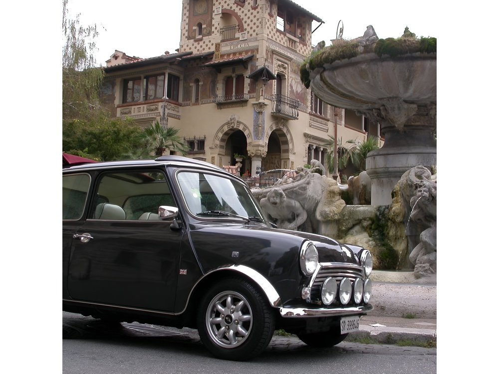 Best neighborhoods of Rome by Mini Cooper Classic Cabriolet