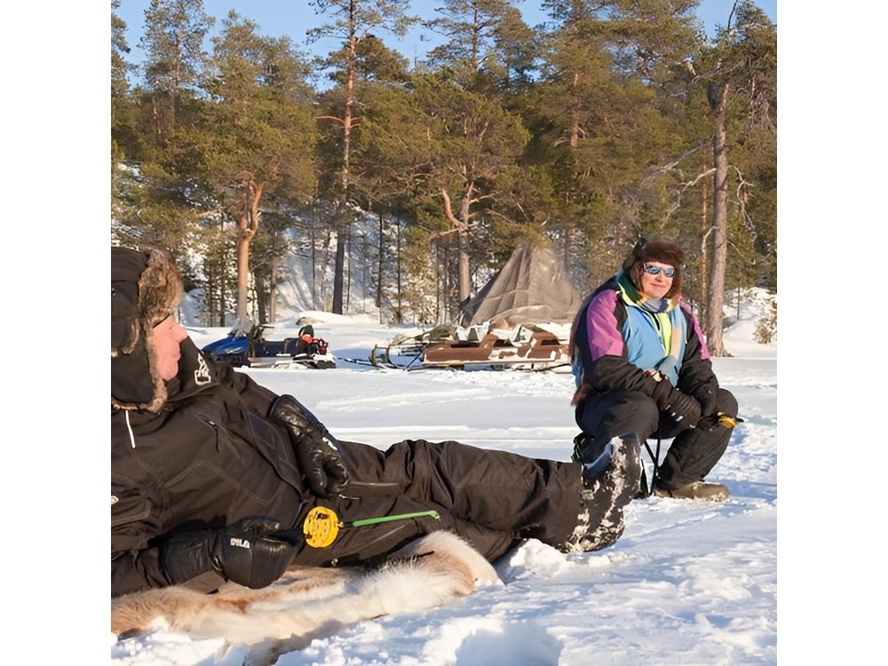 From Ivalo: Ice Fishing Safari to Lake Inari, reindeers & lunch