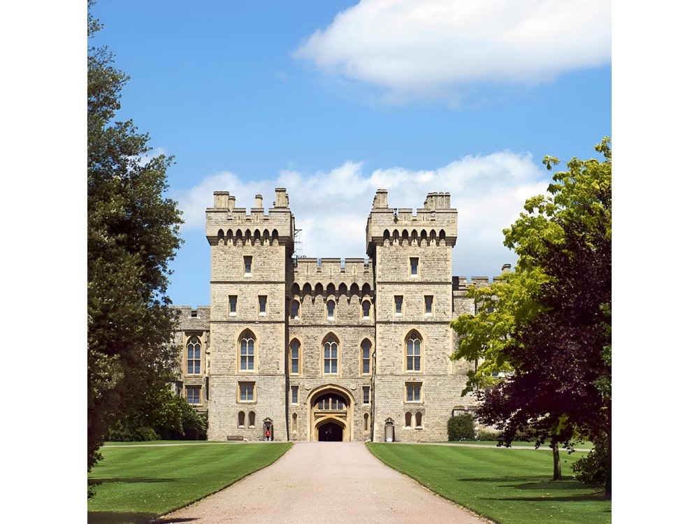 Windsor Castle, Stonehenge, and Oxford Day Trip from London