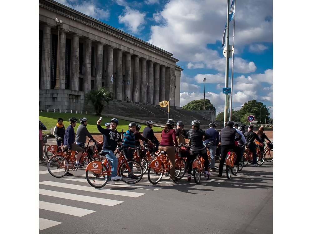 Buenos Aires Bike Tour: North Districts, Recoleta and Palermo