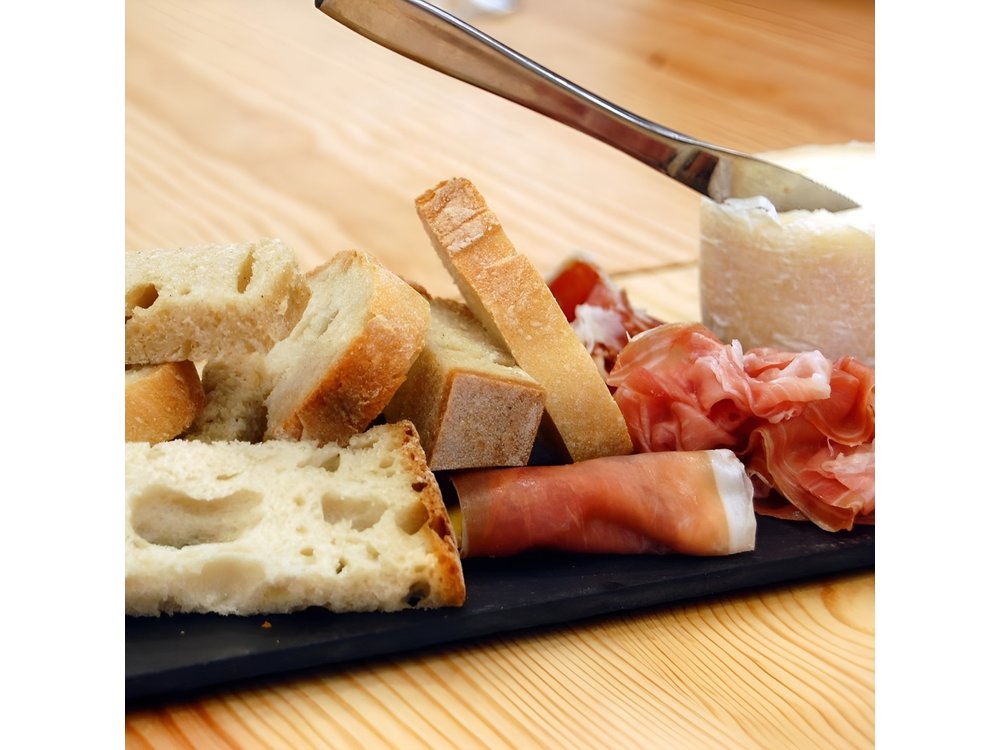 History and Flavors Experience Tour in Lisbon