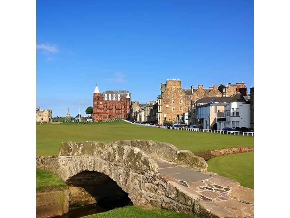 Edinburgh City Centre and St Andrews Private Driving Day Tour