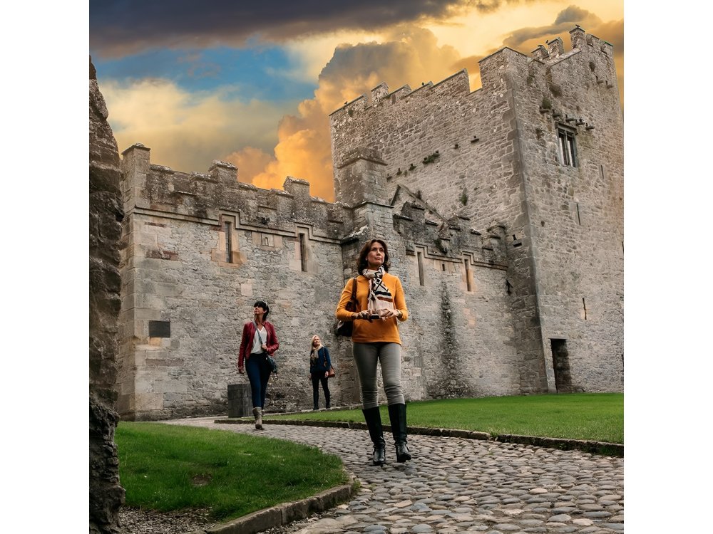 Cork City, Cahir Castle and Rock of Cashel Tour with Spanish Speaking Guide