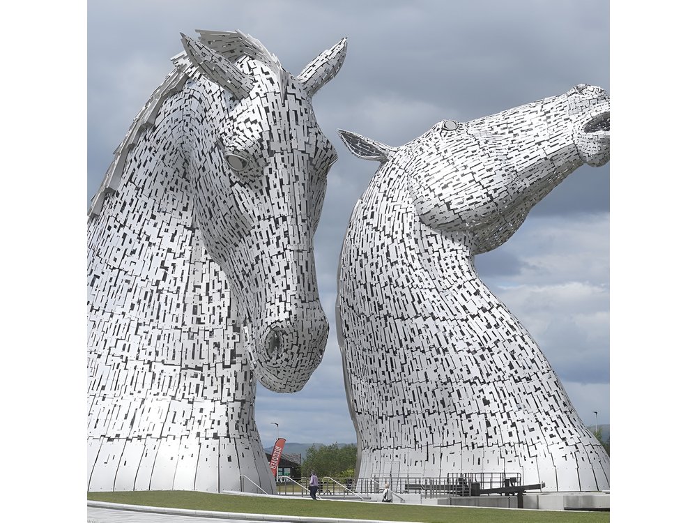 the World Famous Kelpies & Stirling Castle tour from Edinburgh