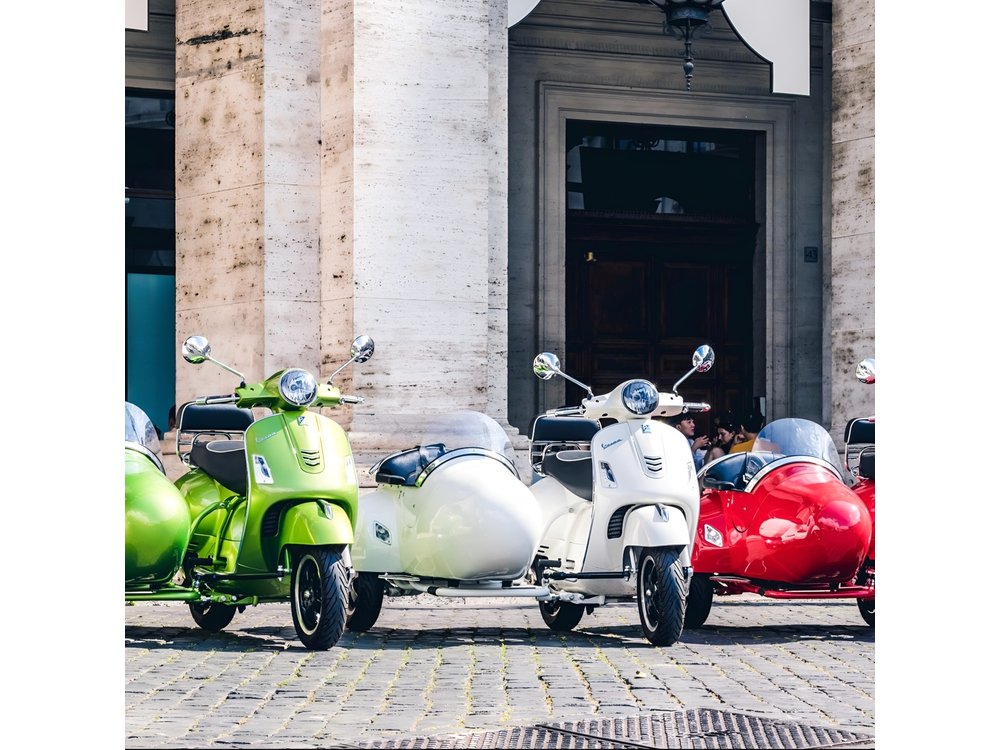 Rome Morning Vespa Sidecar Tour in Rome with Cappuccino