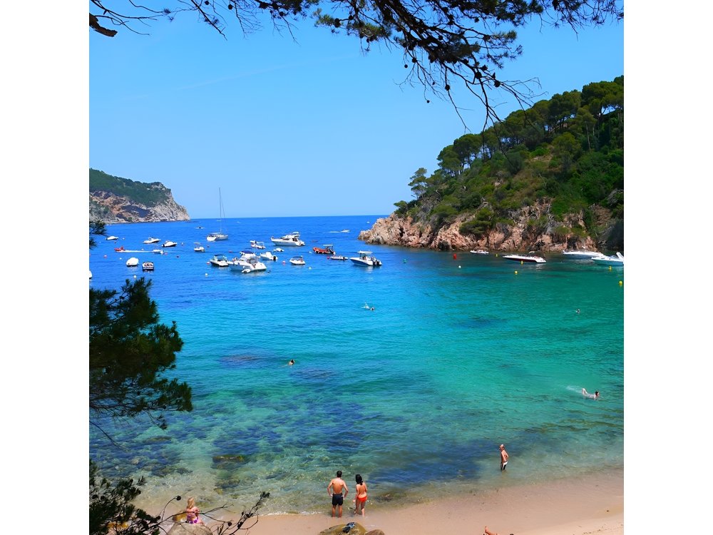 Girona & Costa Brava Private Tour and Hotel Pickup from Barcelona