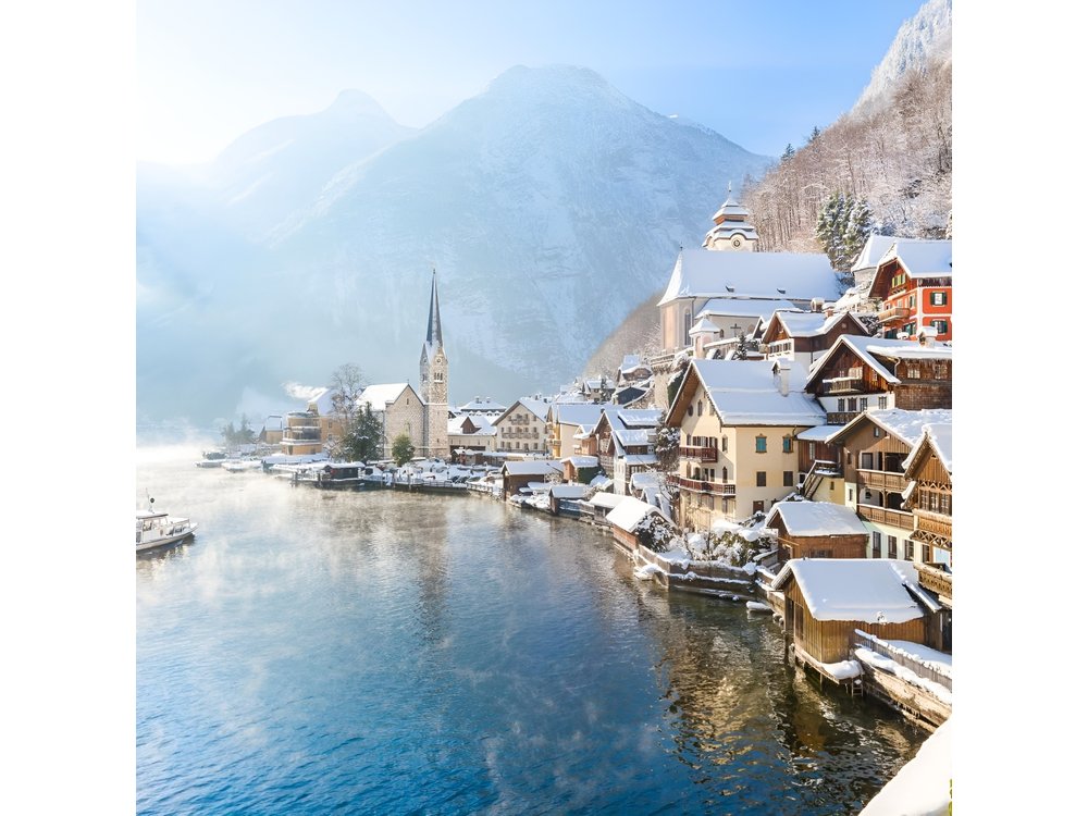 Small-Group Christmas Day Trip to Hallstatt from Vienna