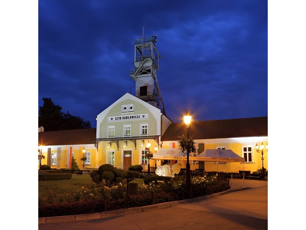 One day Cracow and Wieliczka Salt Mine private tour from Warsaw