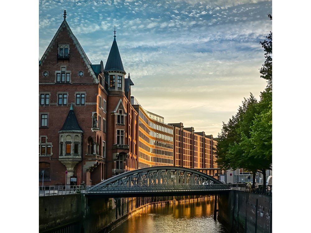 Hamburg Private Walking Tour with a Local