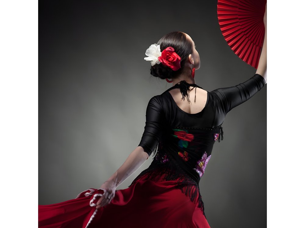 Small Group Barcelona Walking Tour, Flamenco Show & Tapas Dinner