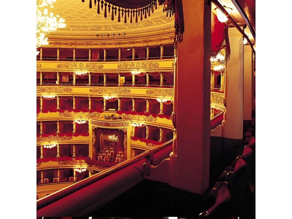 La Scala Theatre and Museum Tour in Milan With Guide