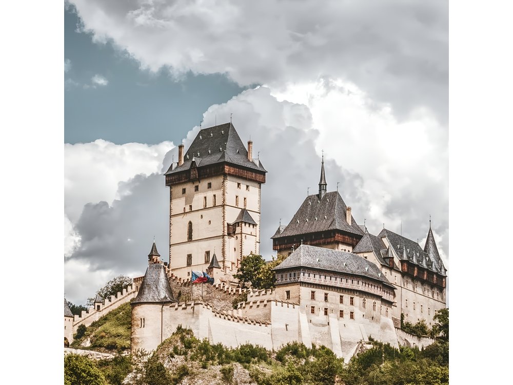 Private Karlstejn castle trip from Prague with Lunch & Admission