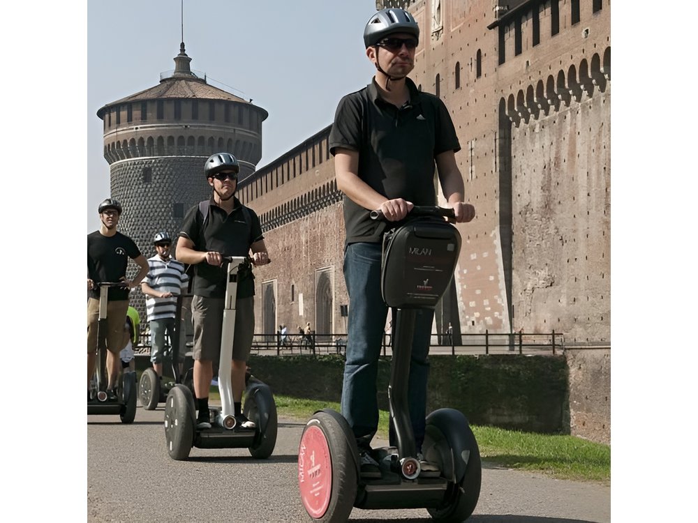 Milan: Segway Tour with Local Tourist Guide Live - 3 hours & half