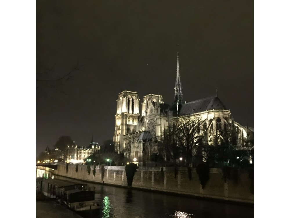 A City of Shadows: Dark Tales of Paris by Night