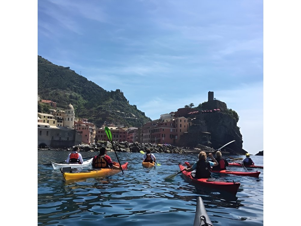 Paddle along the Cinque Terre