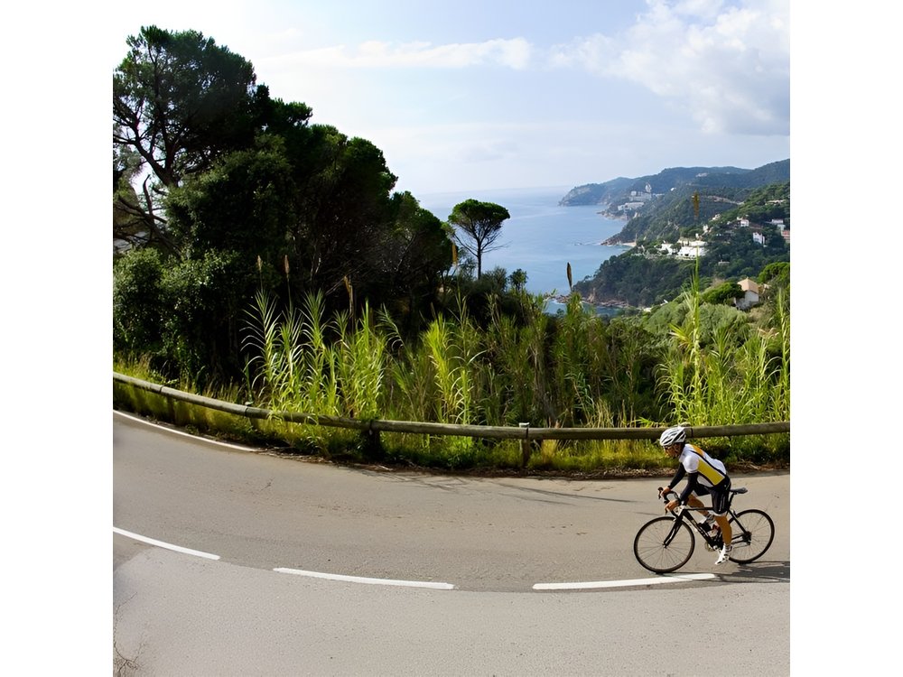 Private guided Costa Brava Cycling Tour: The Best Catalonia Road